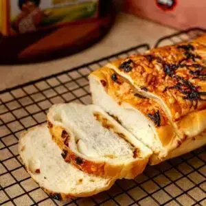 Cheddar Cheese and Caramelised Onion loaf