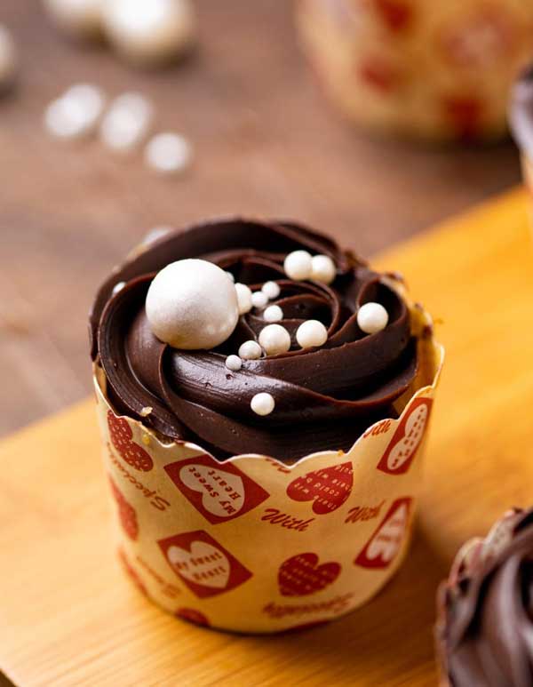 Vanilla Centerfilled cupcake